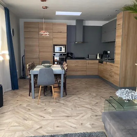 Dt-apartmans 度假居 凯斯特海伊